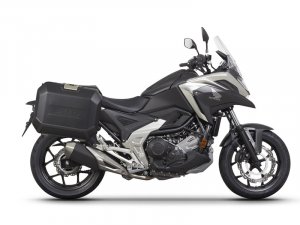 Kompletná sada bočných čiernych hliníkových kufrov SHAD TERRA BLACK , 47/47 litrov bočné kufre, vrát SHAD HONDA NC 750 X 2021-